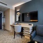 Hotel Qubus