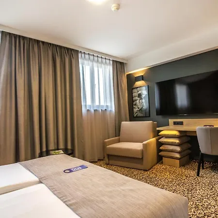 Hotel Qubus 4*