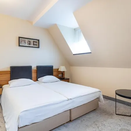 Hotel Qubus