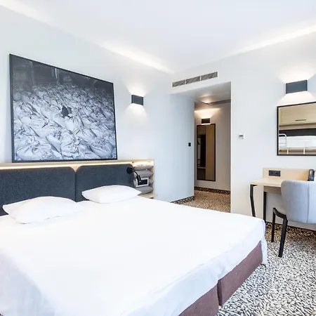 Hotel Qubus