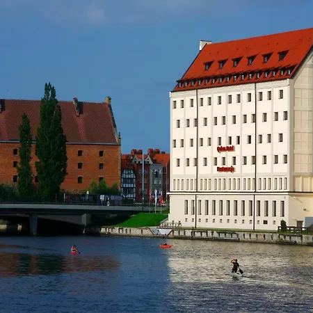 Hotel Qubus