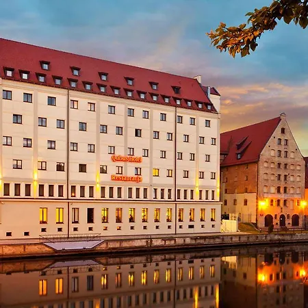 Qubus Hotel
